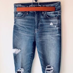 American Eagle Women’s High-Waisted Super Stretch Distressed Jegging Jeans, 2